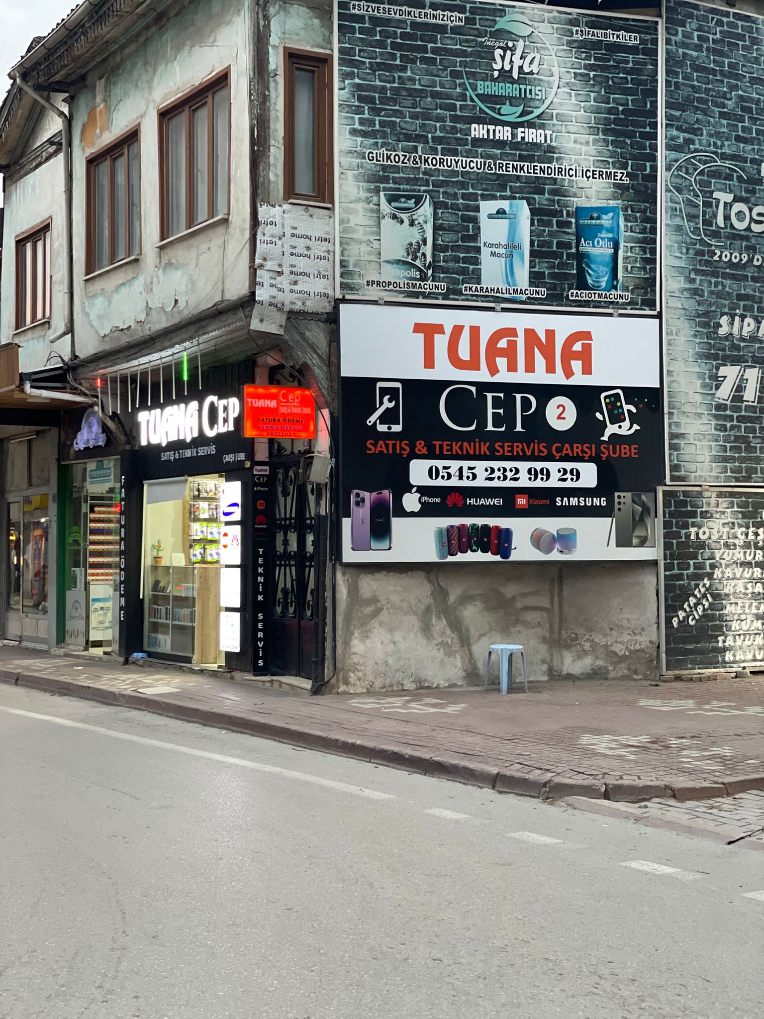 Tuana Cep İnegöl çarşı şubesi cep telefonu satış ve teknik servis